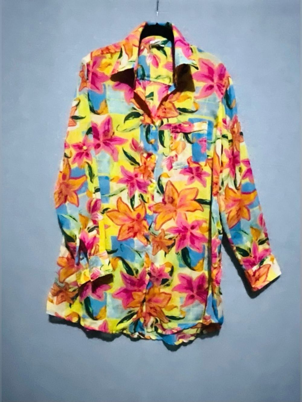 Violet Sky Vintage-Style Tropical Floral Long-Sleeve Shirt, Size M, Vibrant.